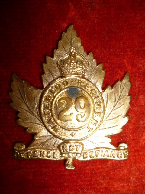 MM-115, 29th Waterloo Regiment, Gilt Officer's Cap Badge